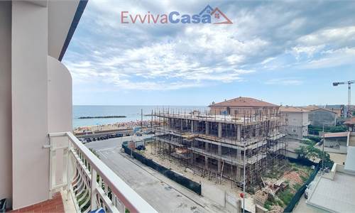 Appartamento 3 camere fronte mare
