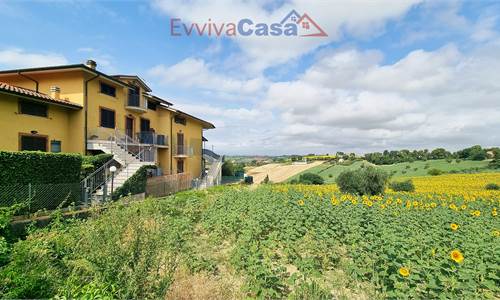 Appartamento su 2 livelli panoramico a Osimo